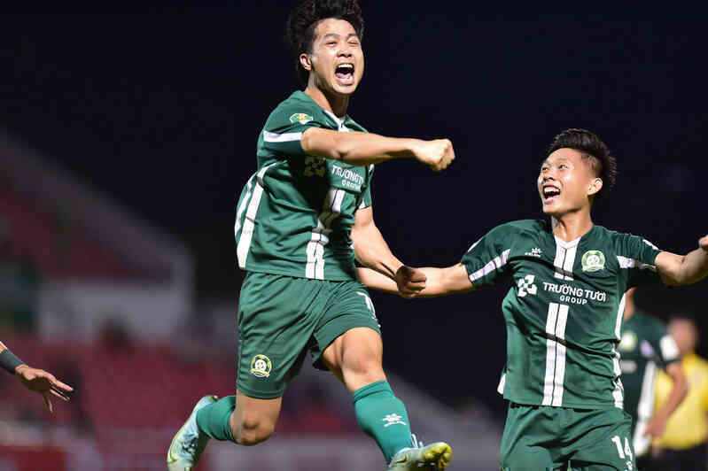 HLV Kim Sang Sik không gọi Công Phượng là lãng phí...