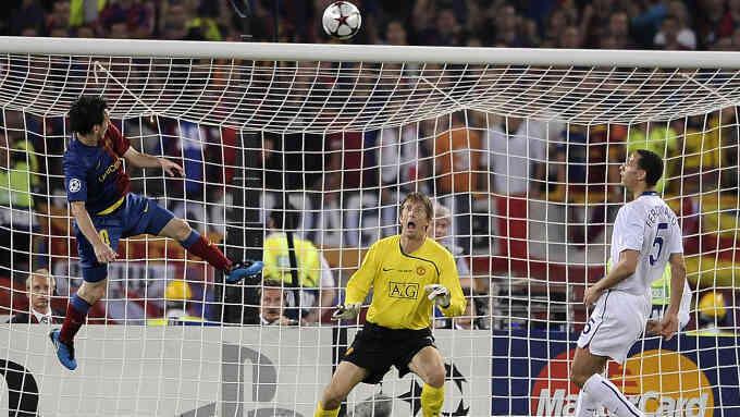 Messi thích nhất bàn vào lưới Man Utd