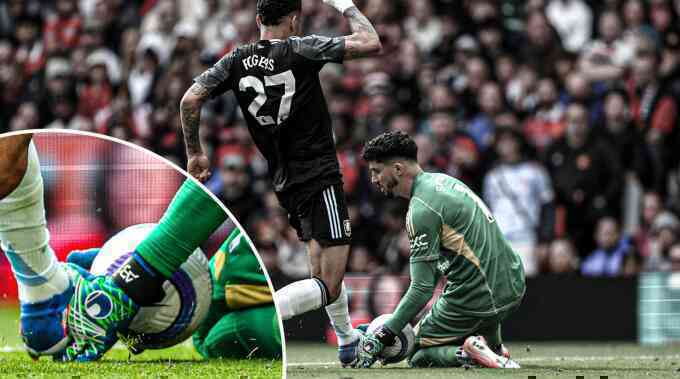 Aston Villa khiếu nại trọng tài sau trận thua Man Utd