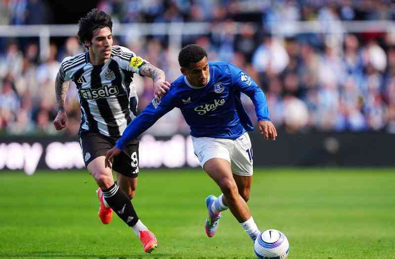 Chelsea, Newcastle giành vé dự Champions League - 3