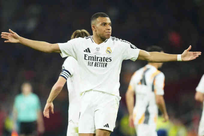 Mbappe lần đầu giành Giày Vàng châu Âu