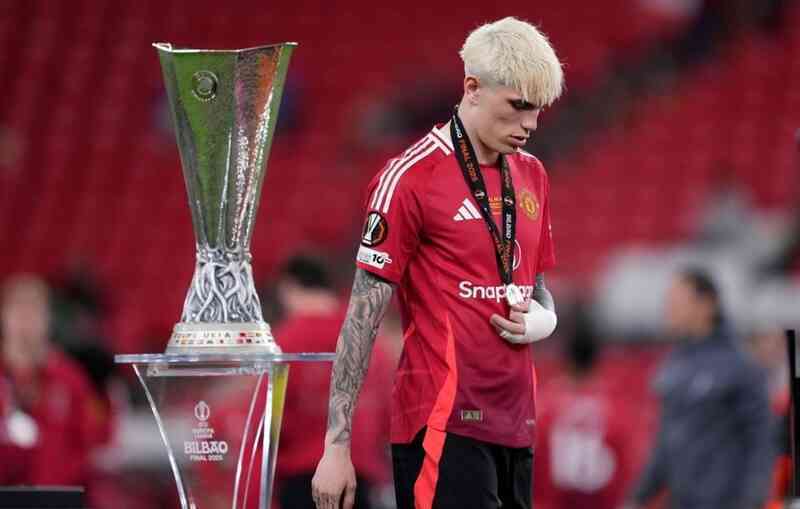 HLV Amorim công khai ~đuổi cổ~ Garnacho trước toàn đội Man Utd