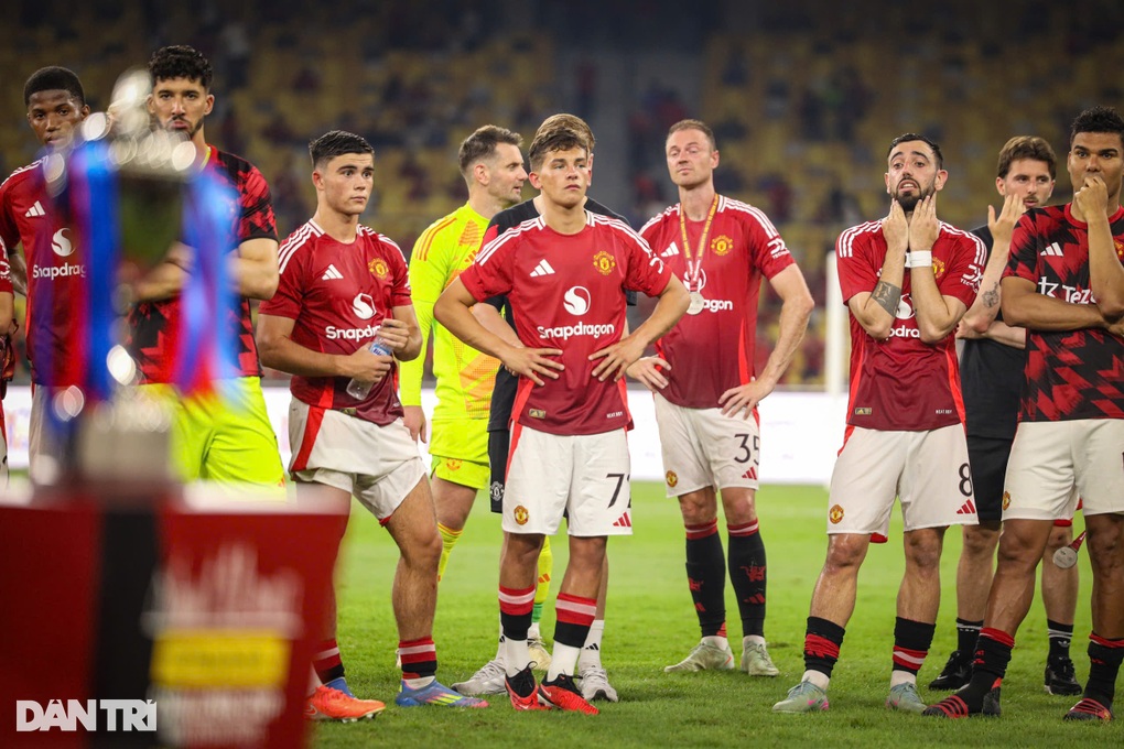 HLV Amorim: ~Điều tích cực là không cầu thủ Man Utd nào bị chấn thương~