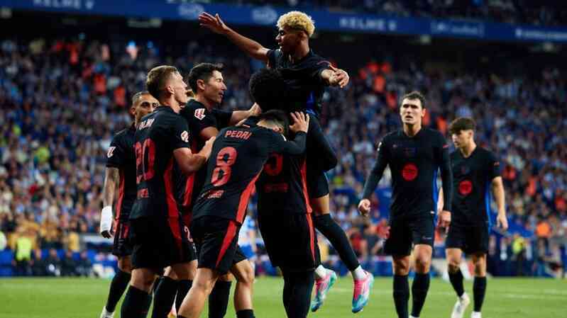 Lamine Yamal gia hạn hợp đồng, nhận mức lương khổng lồ ở Barcelona