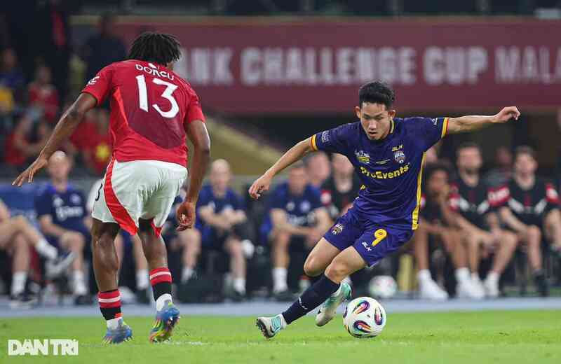 Báo quốc tế đánh giá cao cầu thủ Việt Nam sau khi rực sáng trước Man Utd