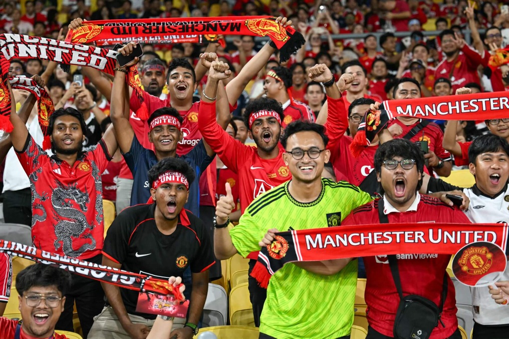 Man Utd đá kém cỏi thế này, đừng nên mơ hão!