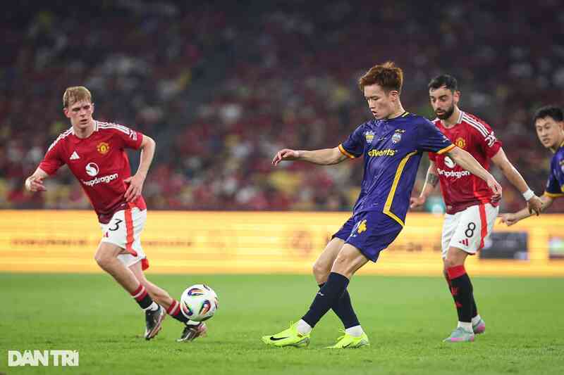 Phản ứng của cổ động viên Đông Nam Á khi Man Utd thất bại ở Malaysia