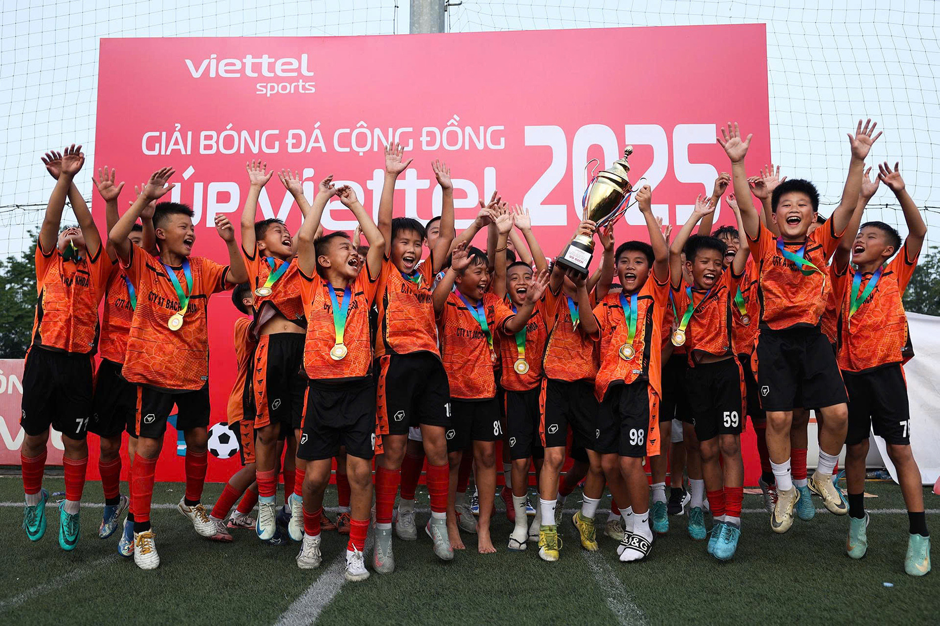 Tin bóng đá - Cúp Viettel 2025 tìm ra các nhà vô địch
