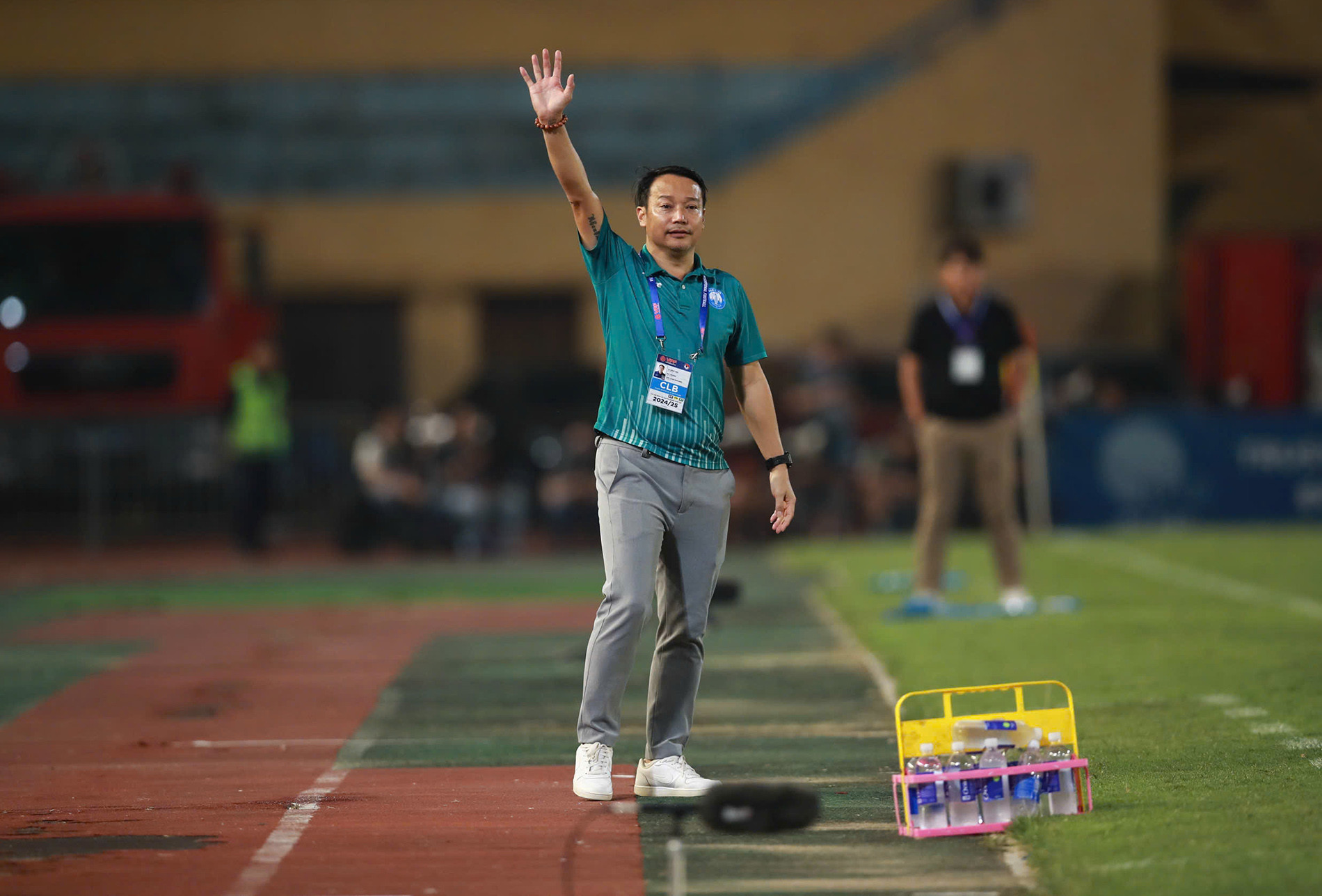 Thắng đậm Hà Nội FC, HLV Nam Định chưa nghĩ tới ngôi vô địch