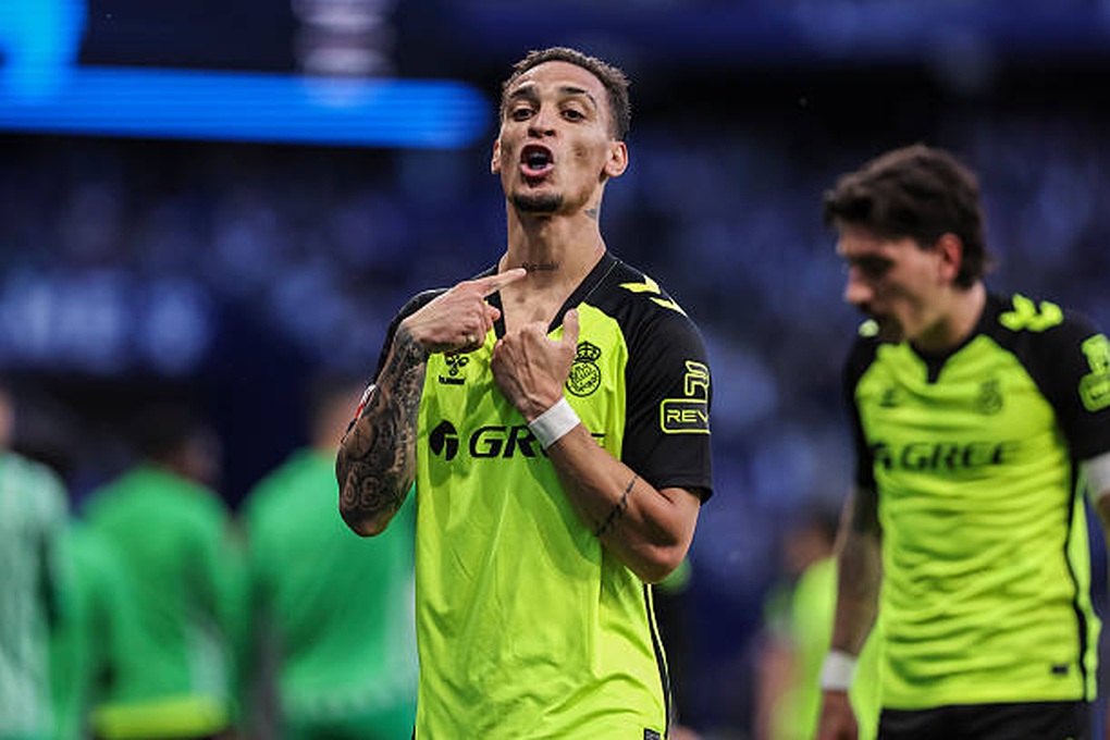 Antony ghi siêu phẩm giúp Real Betis nuôi mộng dự Champions League