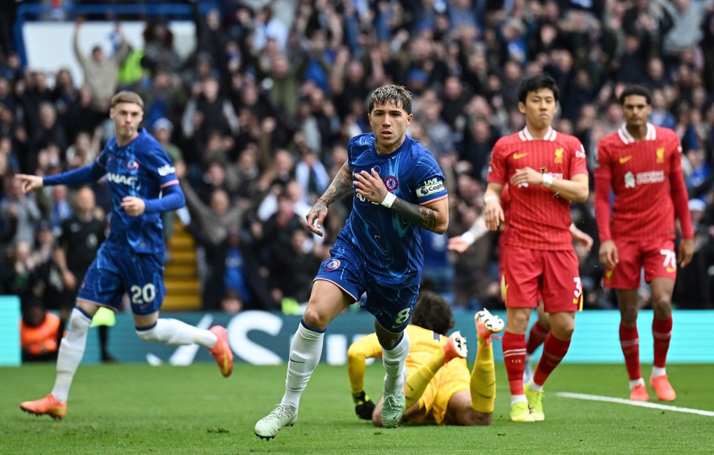Đánh bại Liverpool, Chelsea tiếp tục đua dự Champions League