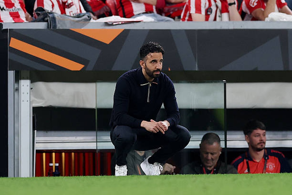 HLV Amorim: ~Man Utd chưa sẵn sàng thi đấu ở Champions League~
