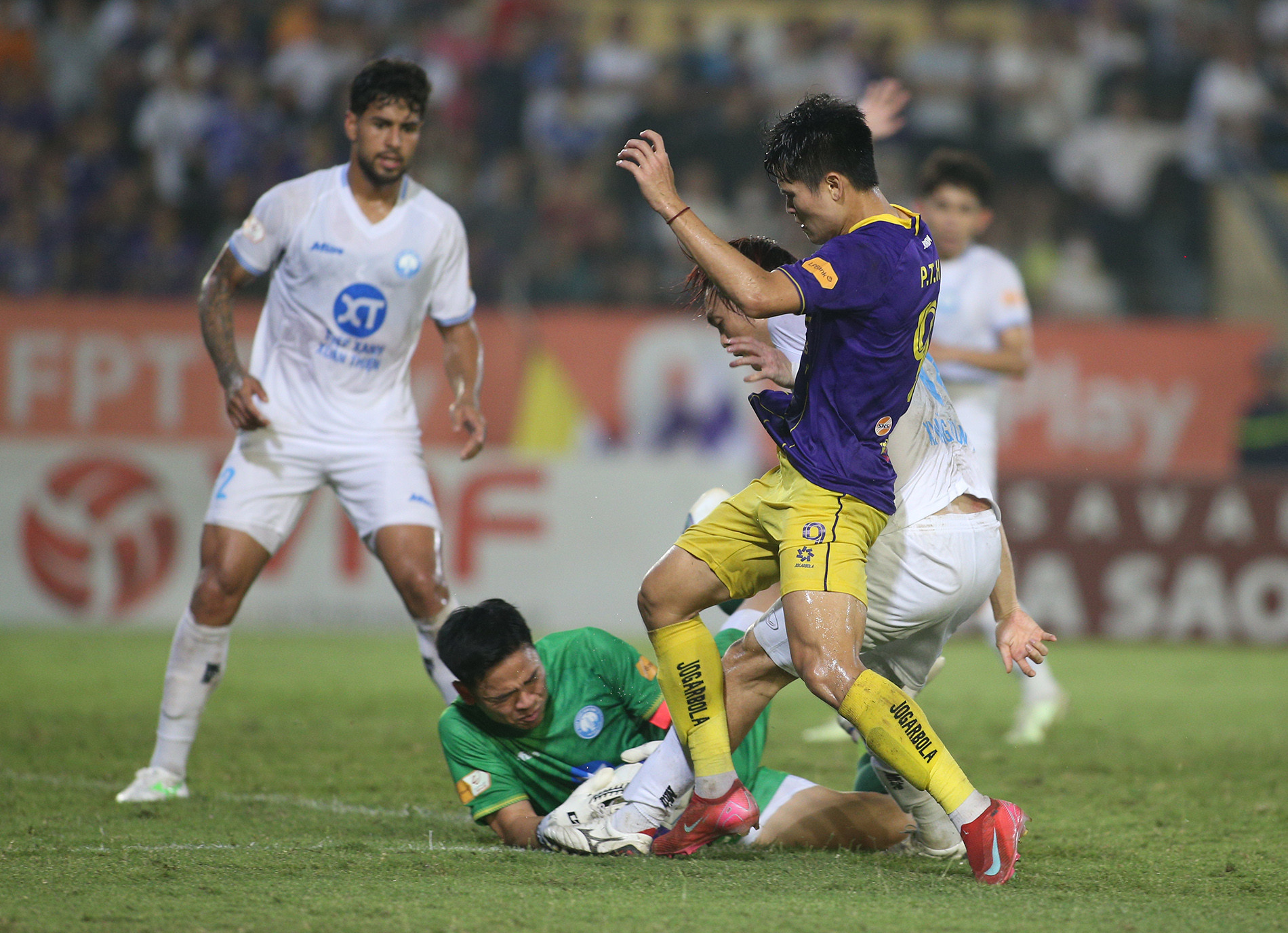 Không có Xuân Son, Nam Định thẳng tiến chức vô địch V-League
