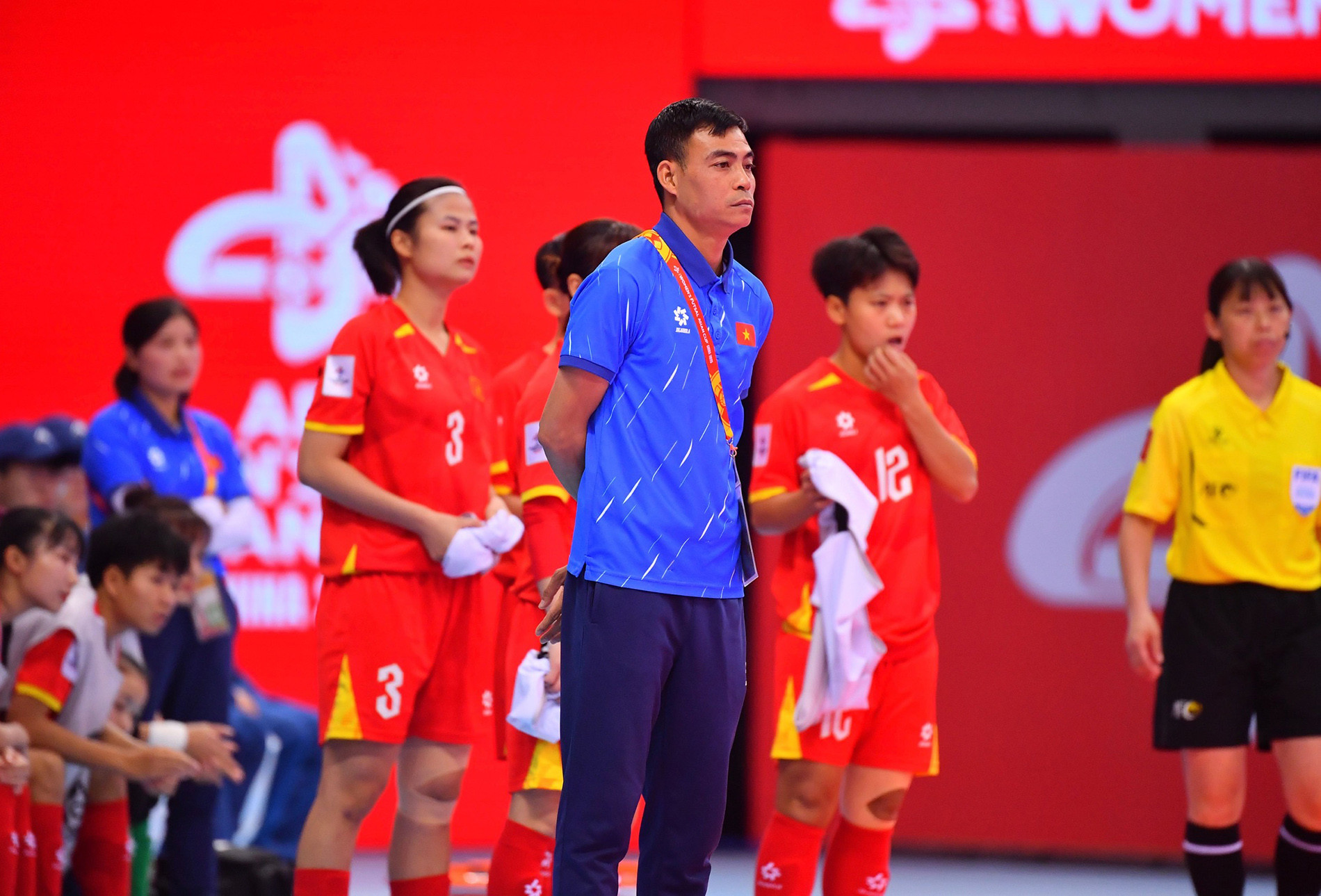 HLV tuyển futsal nữ Việt Nam chưa hài lòng dù thắng đậm Hong Kong