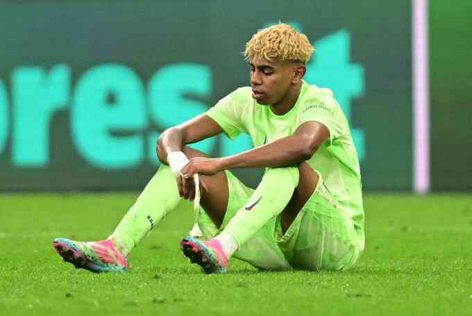 Yamal vẫn nhận điểm 9 trong ngày Barca bị loại