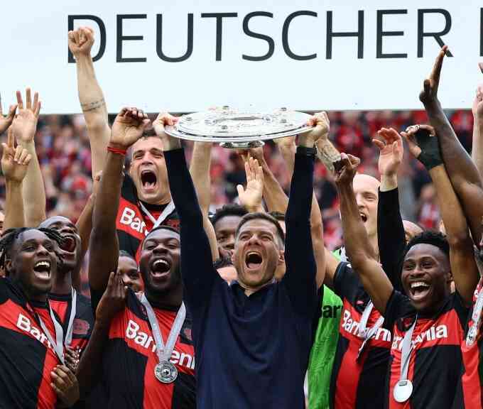 HLV Xabi Alonso chia tay Leverkusen