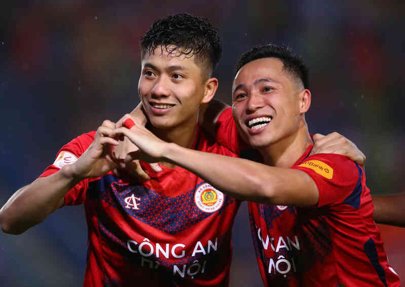 Nhận định CAHN đấu Hà Tĩnh: Quang Hải đối đầu Viktor Lê