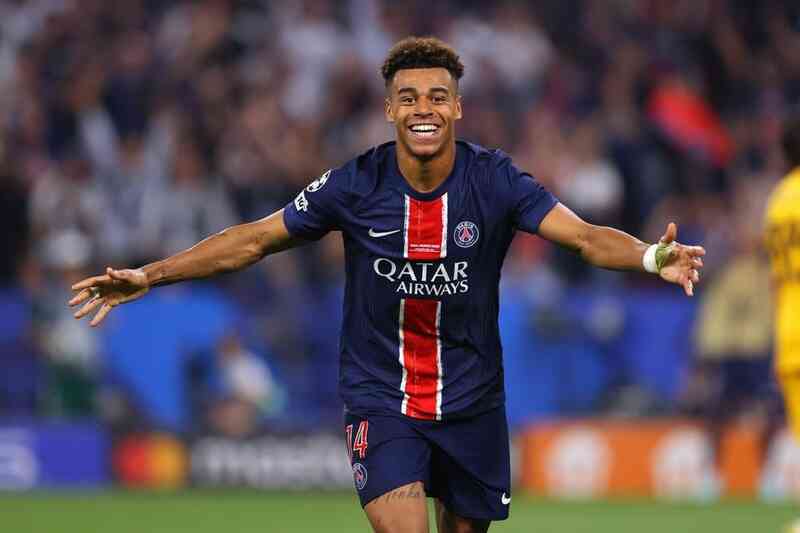 Đại thắng 5-0 trước Inter Milan, PSG lần đầu vô địch Champions League - 2