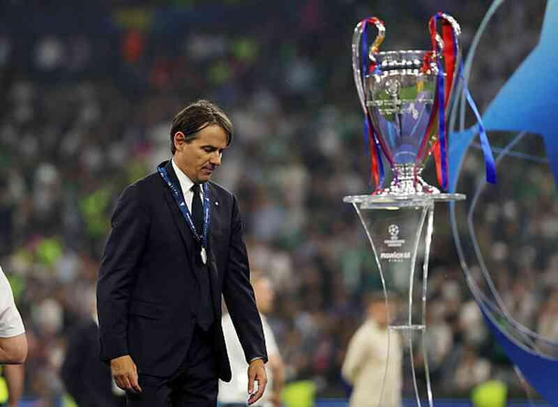 HLV Simone Inzaghi thất vọng khi Inter Milan trắng tay mùa giải này
