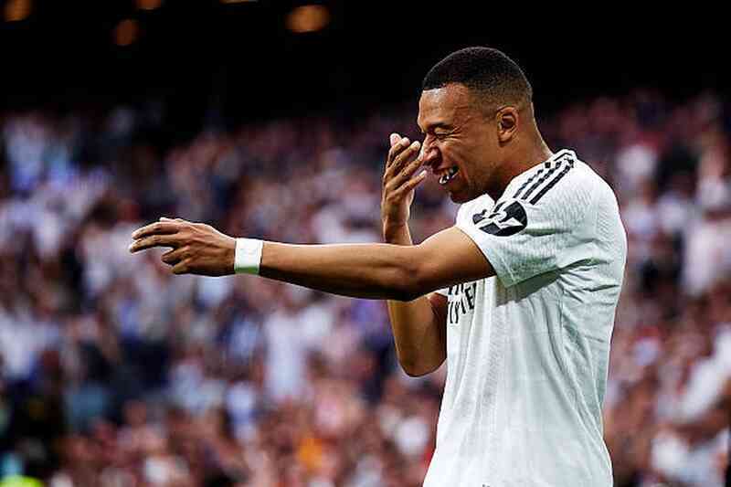 Mbappe phản ứng khi PSG giành chức vô địch Champions League - 2