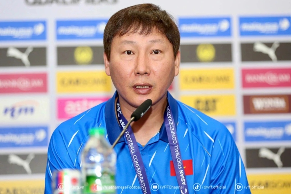 HLV Kim Sang Sik: ~Tôi bất ngờ về chất lượng cầu thủ nhập tịch Malaysia~