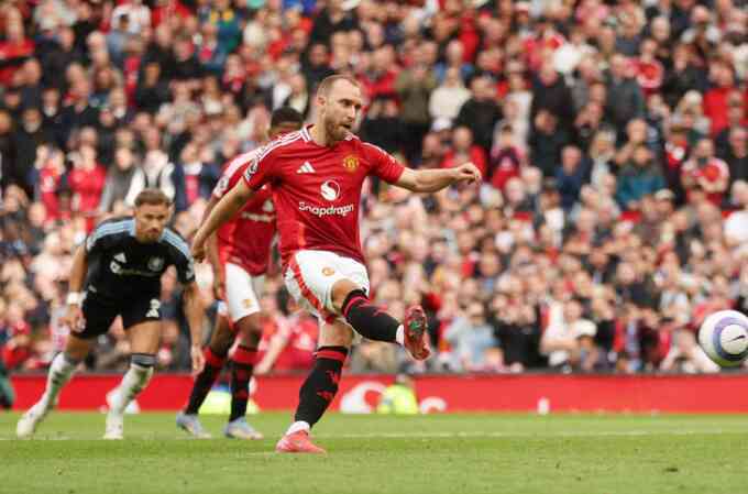 Man Utd chia tay 10 cầu thủ