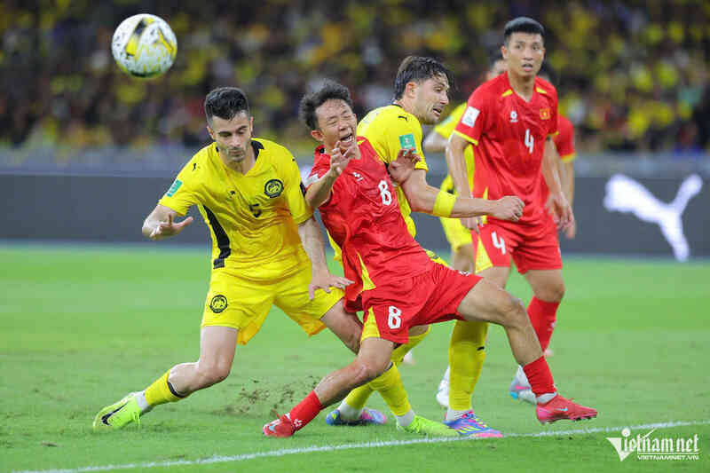 Tuyển Việt Nam đi theo hướng nào sau trận thua nặng nề Malaysia?