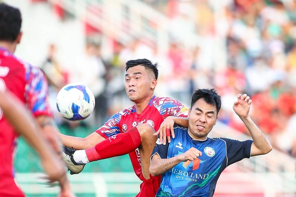 CLB Bình Định rơi xuống cuối bảng V-League, SL Nghệ An trụ hạng