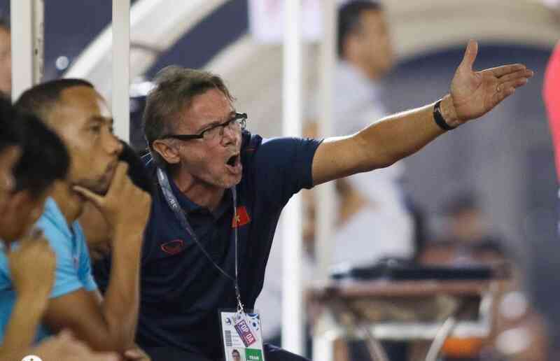 Lộ diện bến đỗ vô cùng bất ngờ của HLV Troussier - 2