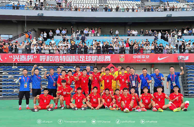 HLV Cristiano Roland hết lời khen ngợi U16 Việt Nam
