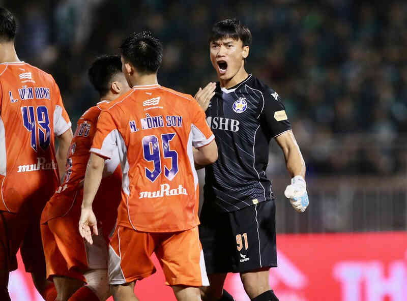 Cản phá 11m của Công Phượng, Bùi Tiến Dũng nghẹn ngào nói lời thật lòng