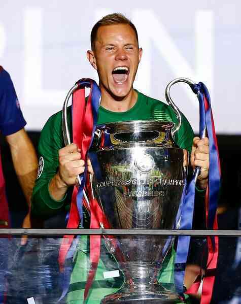 Ter Stegen - từ người hùng thành món hàng cần thanh lý
