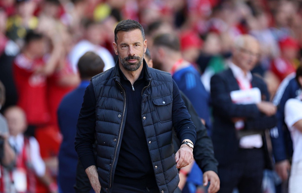 Van Nistelrooy đồng ý chia tay Leicester City