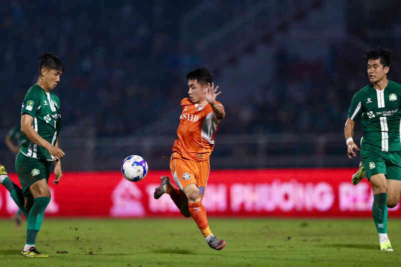 Công Phượng và Bình Phước hụt vé V-League: Tiền không là tất cả