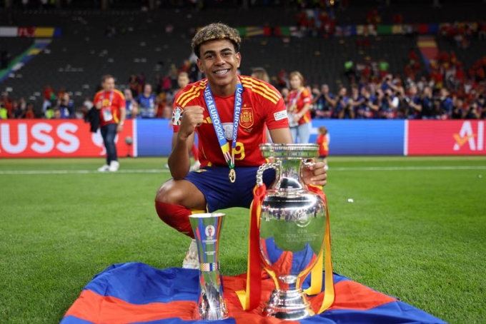Yamal muốn thâu tóm cả World Cup và Champions League