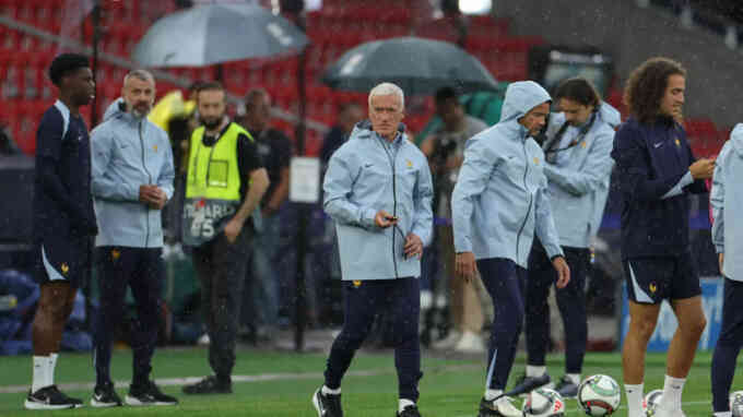 Deschamps: `Yamal ở đẳng cấp khác thường, không thể khắc chế`