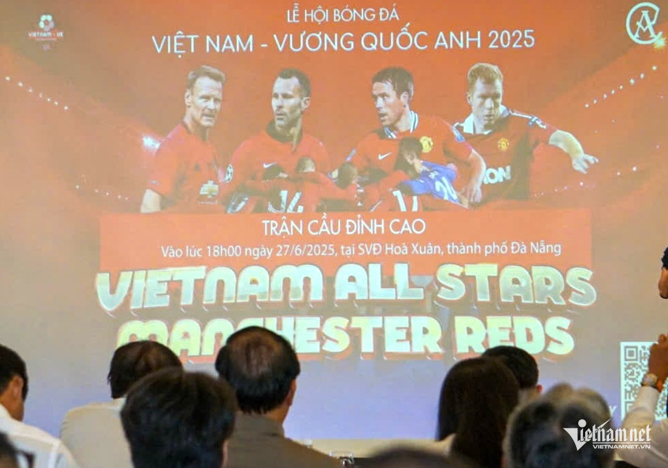 Dàn cựu sao MU đến Việt Nam đấu trận cầu đặc biệt