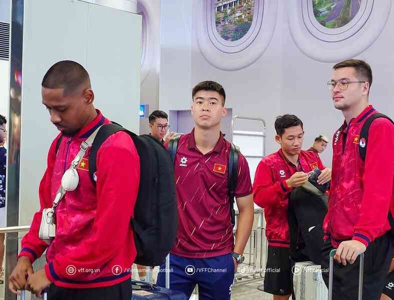 Đội tuyển Việt Nam đi Malaysia, Duy Mạnh cảnh báo CĐV đội khách chơi xấu