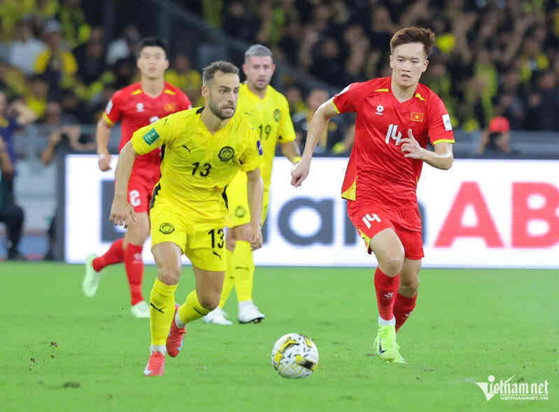 Tuyển Việt Nam bị Indonesia bám sát trên bảng xếp hạng FIFA