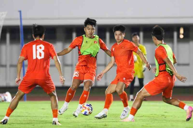 U23 Việt Nam rèn luyện lối chơi, chờ đối đầu U23 Lào