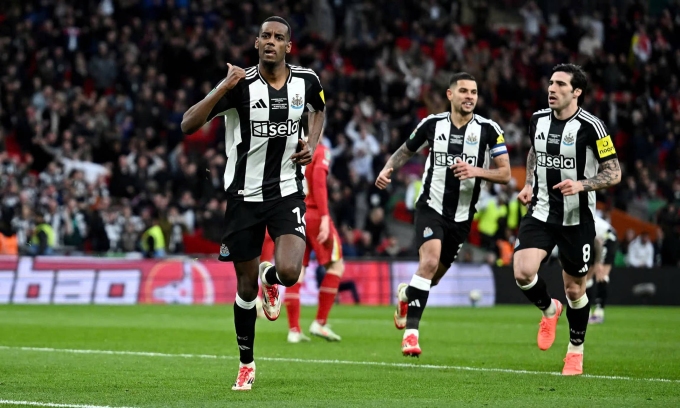 Liverpool cạn hy vọng mua Isak