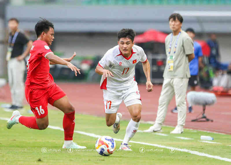 Thắng Lào, HLV Kim Sang Sik chưa nghĩ tới việc gặp Indonesia