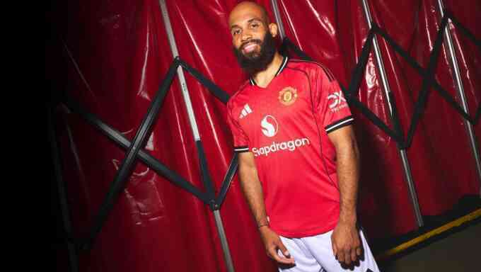 Tiền đạo 95 triệu USD ra mắt Man Utd