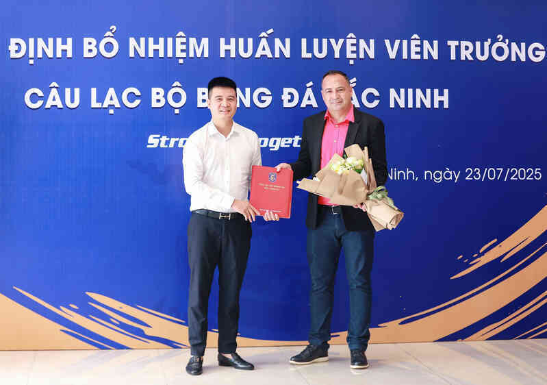 Đội bóng của HLV Park Hang Seo mời thầy ngoại về đua vé V-League