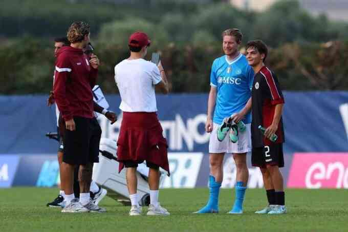 Napoli thua đội hạng ba trong ngày ra mắt của De Bruyne