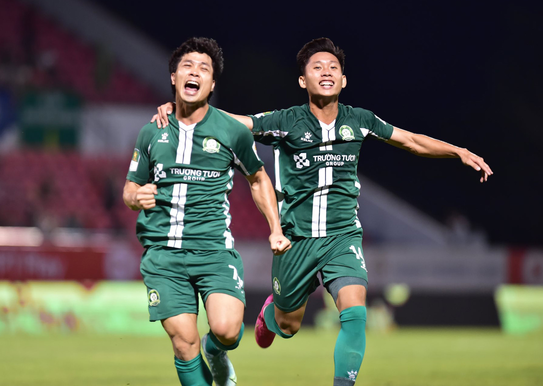 Đội Công Phượng sẽ lên chơi ở V-League nếu Quảng Nam bỏ giải