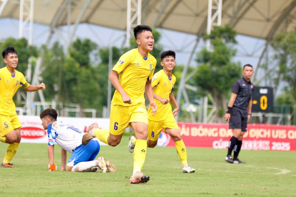 VCK U15 Quốc gia: SLNA và Hà Tĩnh bất phân thắng bại