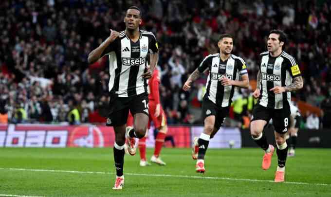 Liverpool nhắm Isak dù vừa mua tiền đạo 106 triệu USD
