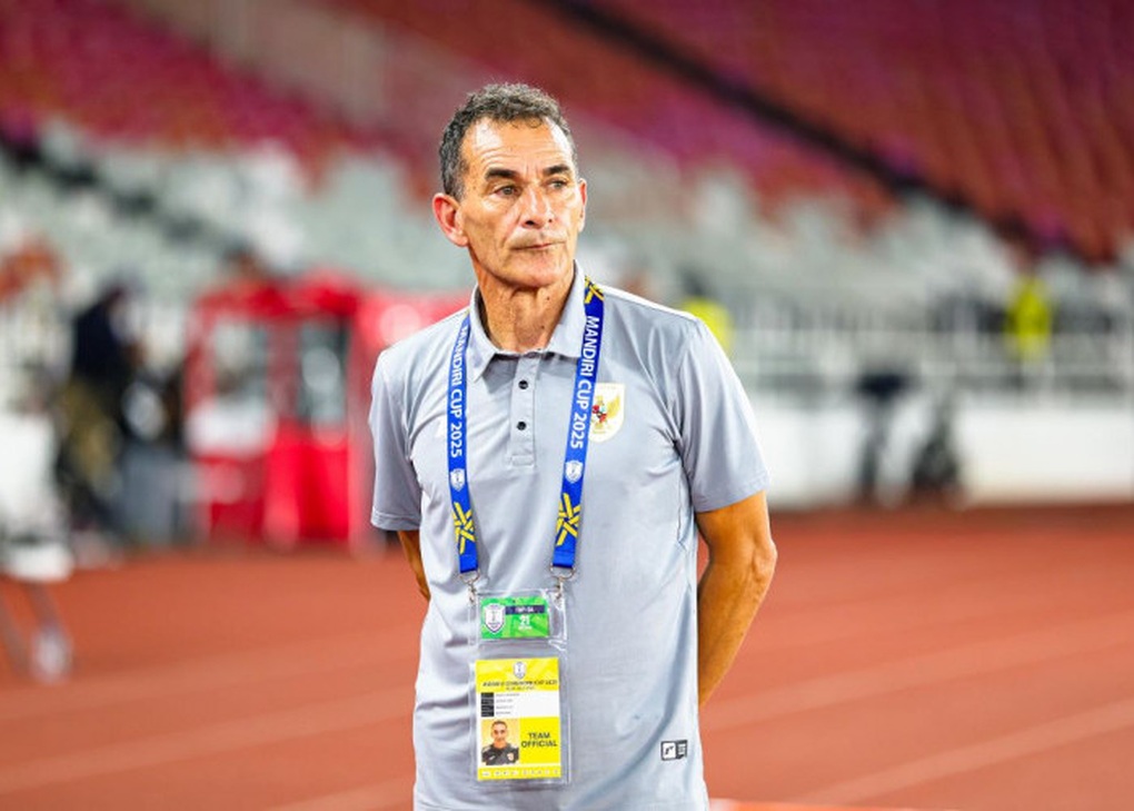 HLV U23 Indonesia gặp sự cố khó đỡ, trợ lý nói thẳng về U23 Việt Nam