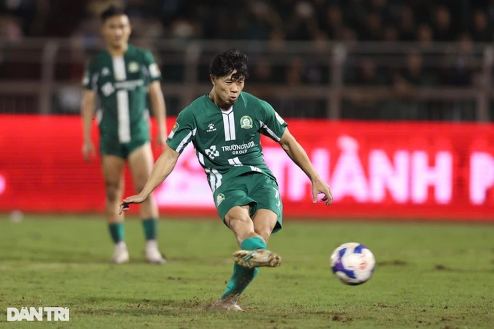 CLB Quảng Nam không bỏ giải, đội của Công Phượng hụt vé dự V-League
